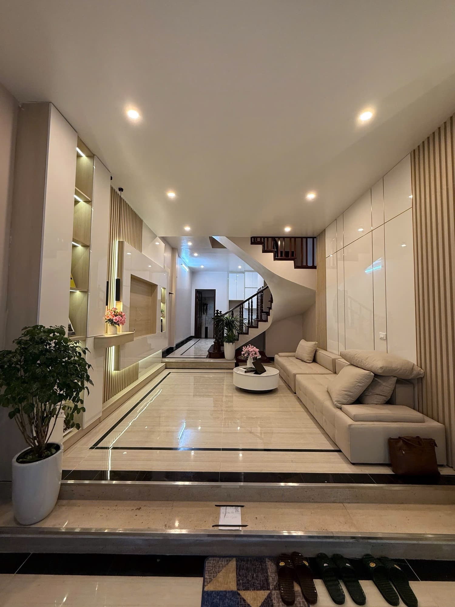 Nhà đất mặt phố, Hai Bà Trưng, Hà Nội - 52m² giá 11.8 tỷ