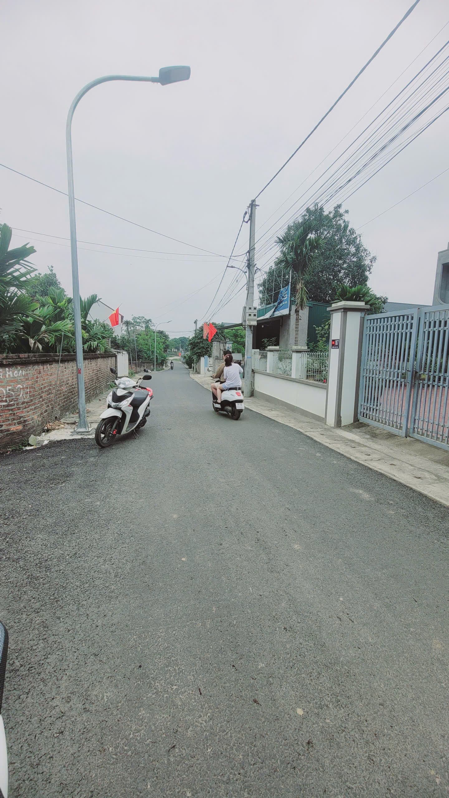 Nhà đất mặt phố, Quốc Oai, Hà Nội - 120m² giá 3 tỷ