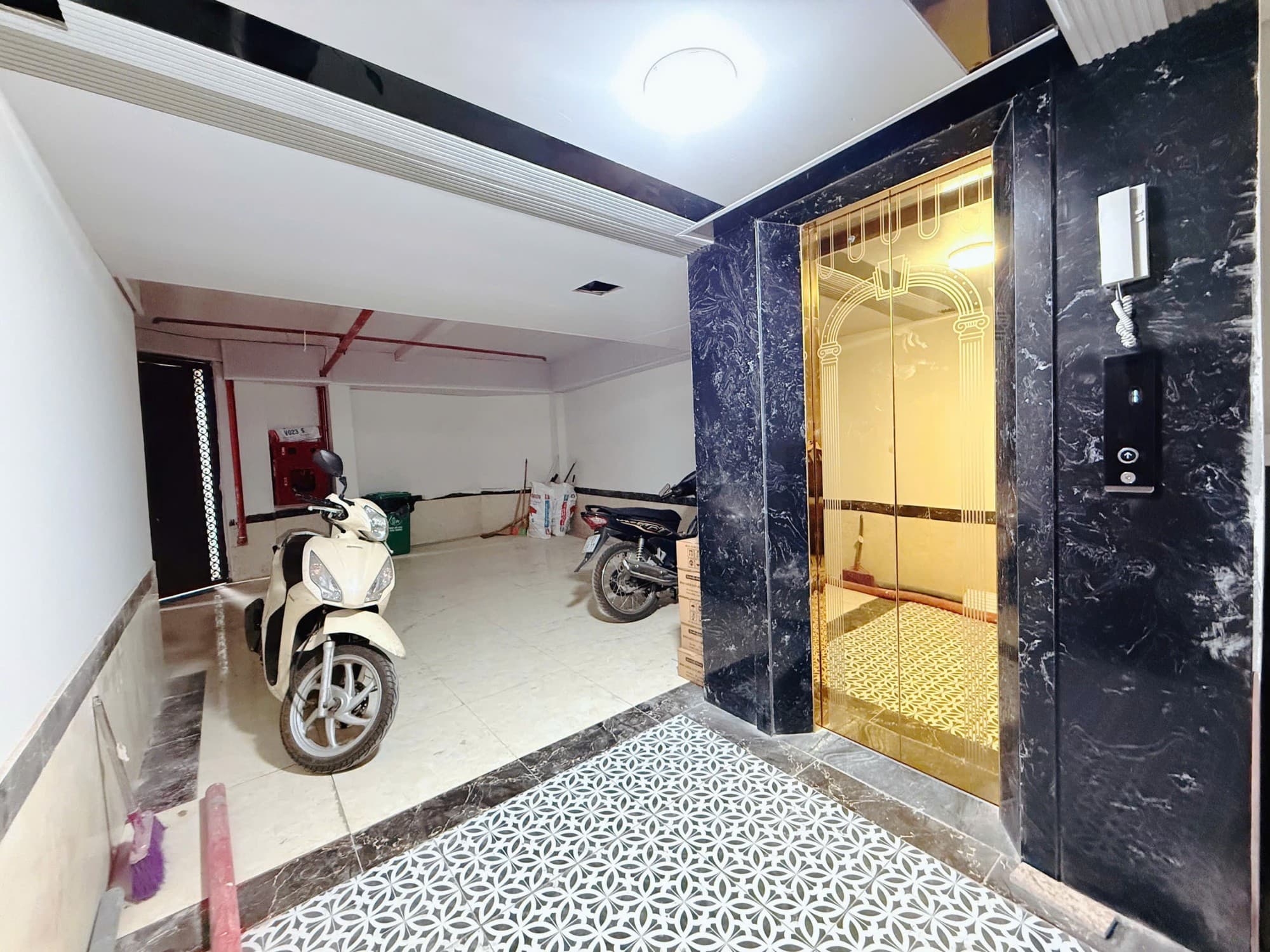 Nhà đất mặt phố, Cầu Giấy, Hà Nội - 50m² giá 15.5 tỷ