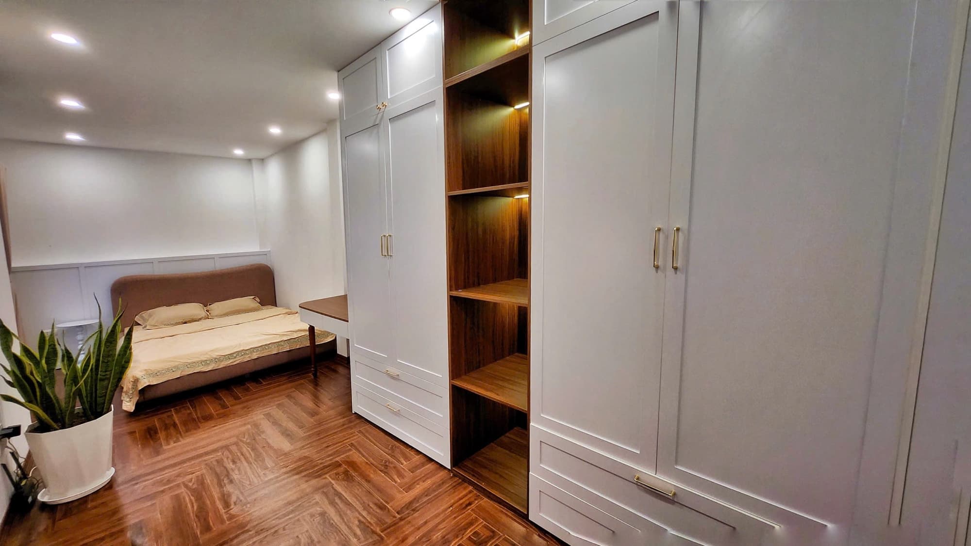 Nhà đất mặt phố, Long Biên, Hà Nội - 34m² giá 8.68 tỷ