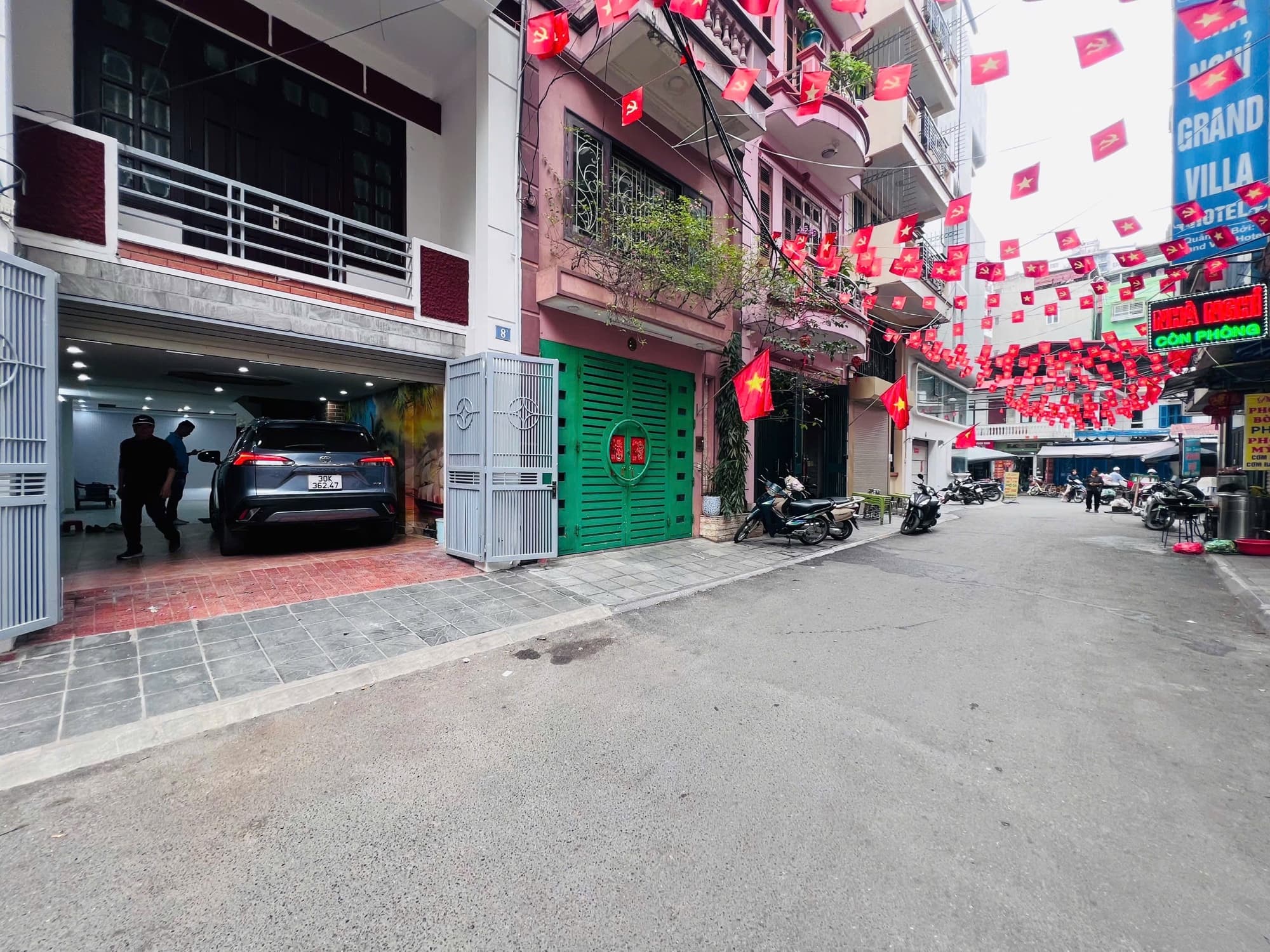 Nhà đất mặt phố, Cầu Giấy, Hà Nội - 57m² giá 27.8 tỷ