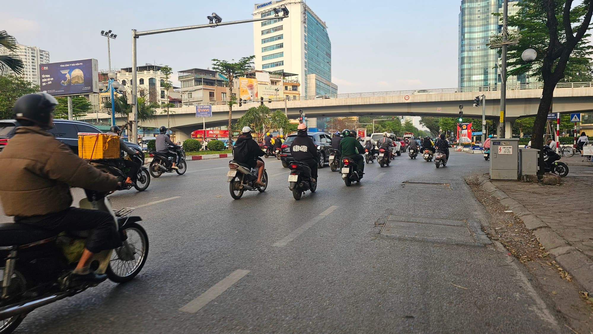 Nhà đất mặt phố, Cầu Giấy, Hà Nội - 40m² giá 41 tỷ