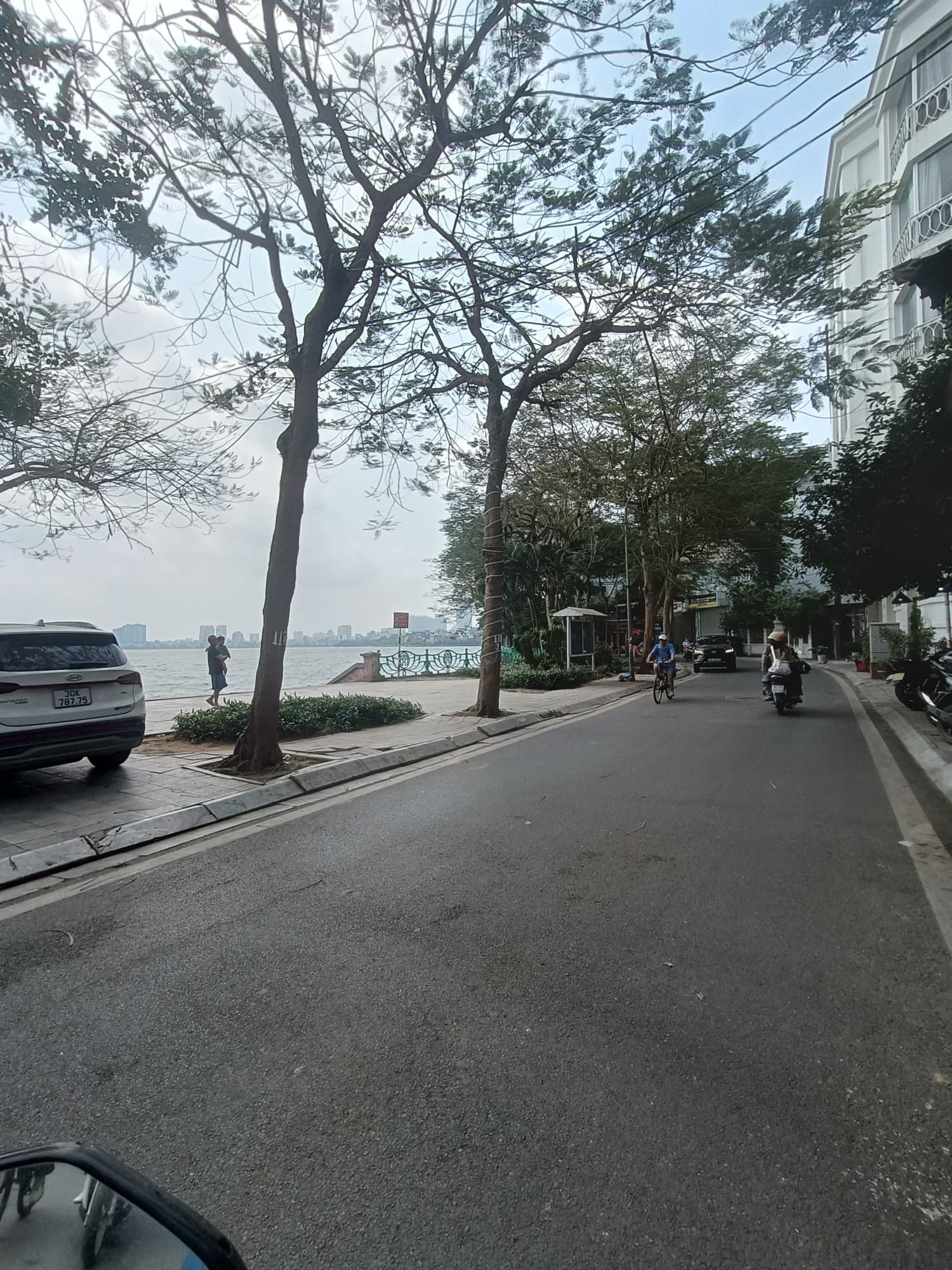 Nhà đất mặt phố, Tây Hồ, Hà Nội - 93m² giá 42 tỷ