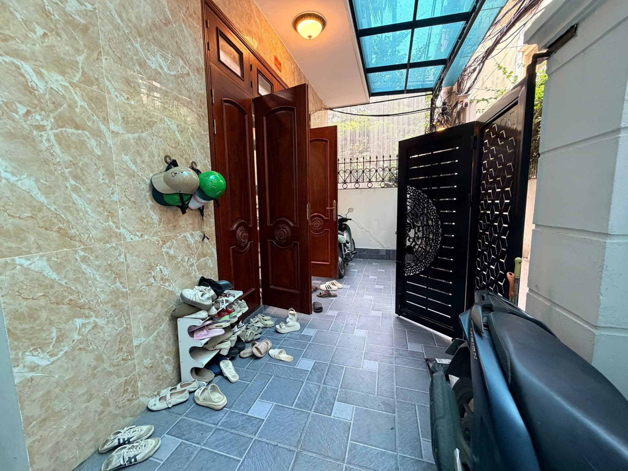 Nhà đất mặt phố, Cầu Giấy, Hà Nội - 83m² giá 29.9 tỷ