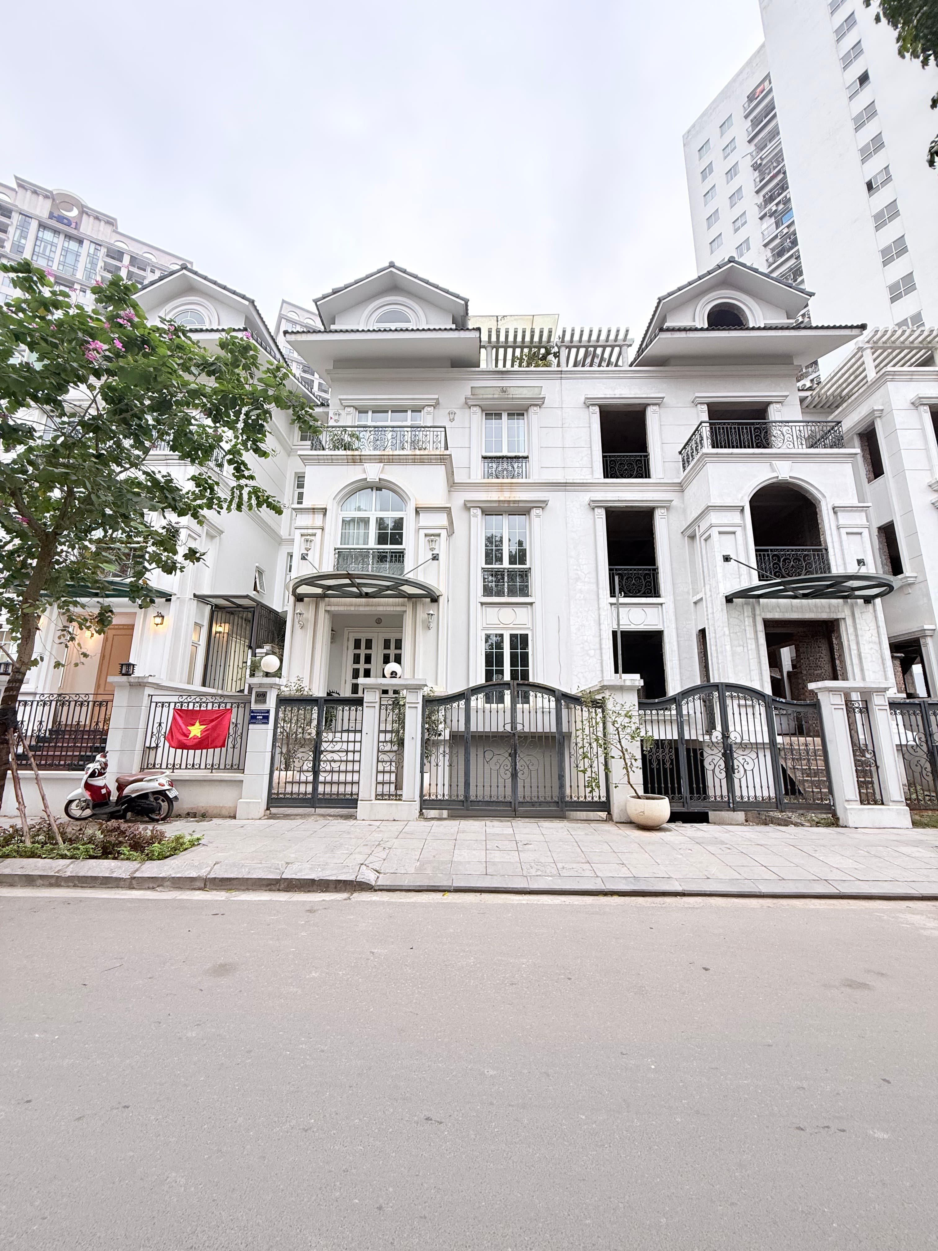 Nhà đất mặt phố, Tây Hồ, Hà Nội - 132m² giá 68 tỷ
