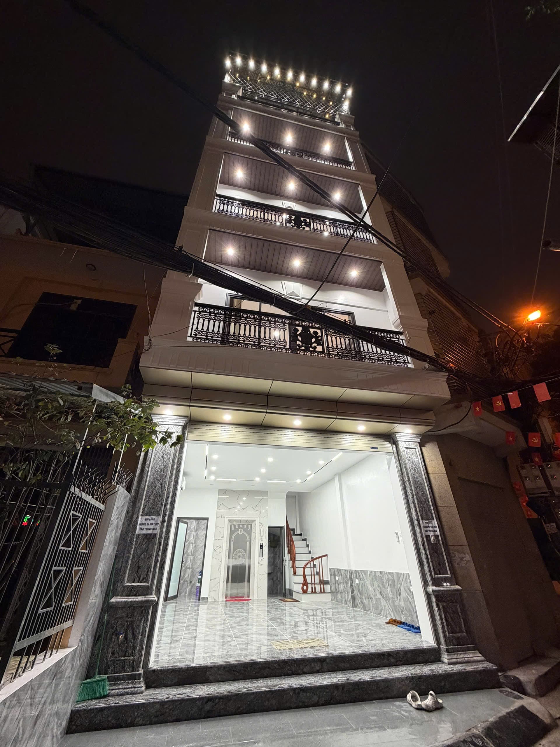 Nhà đất mặt phố, Hoàng Mai, Hà Nội - 39m² giá 17.9 tỷ