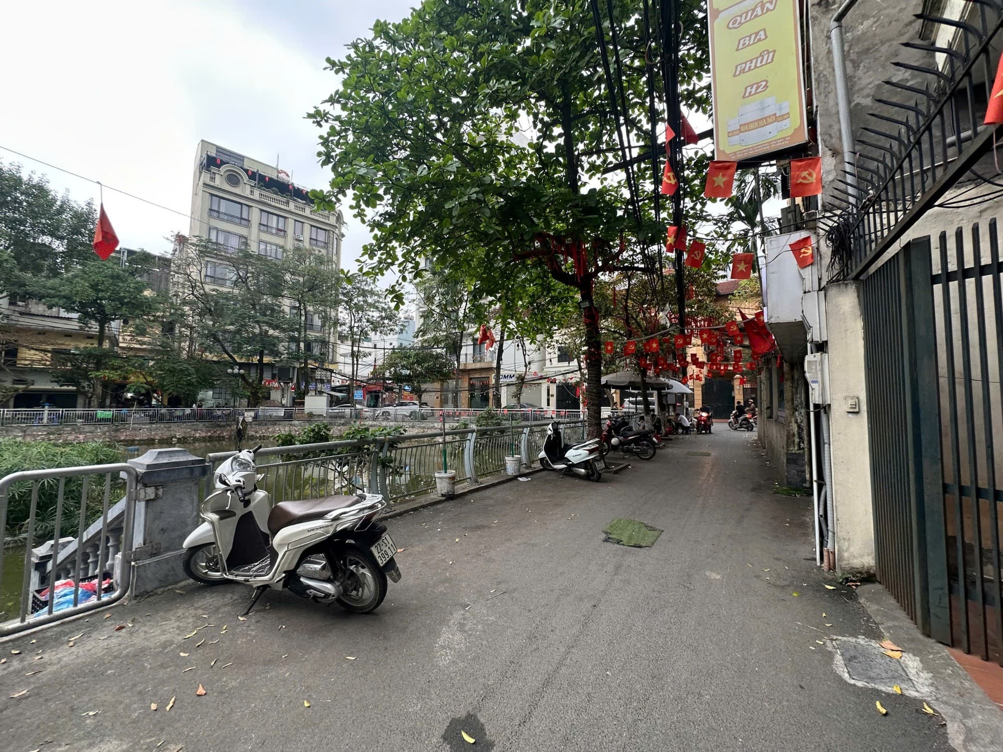 Nhà đất mặt phố, Cầu Giấy, Hà Nội - 74m² giá 28.3 tỷ