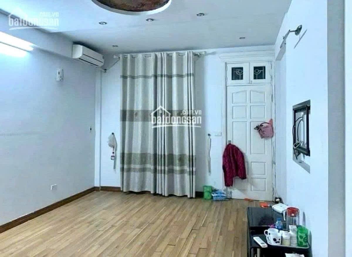 Nhà đất mặt phố, Cầu Giấy, Hà Nội - 50m² giá 19.6 tỷ