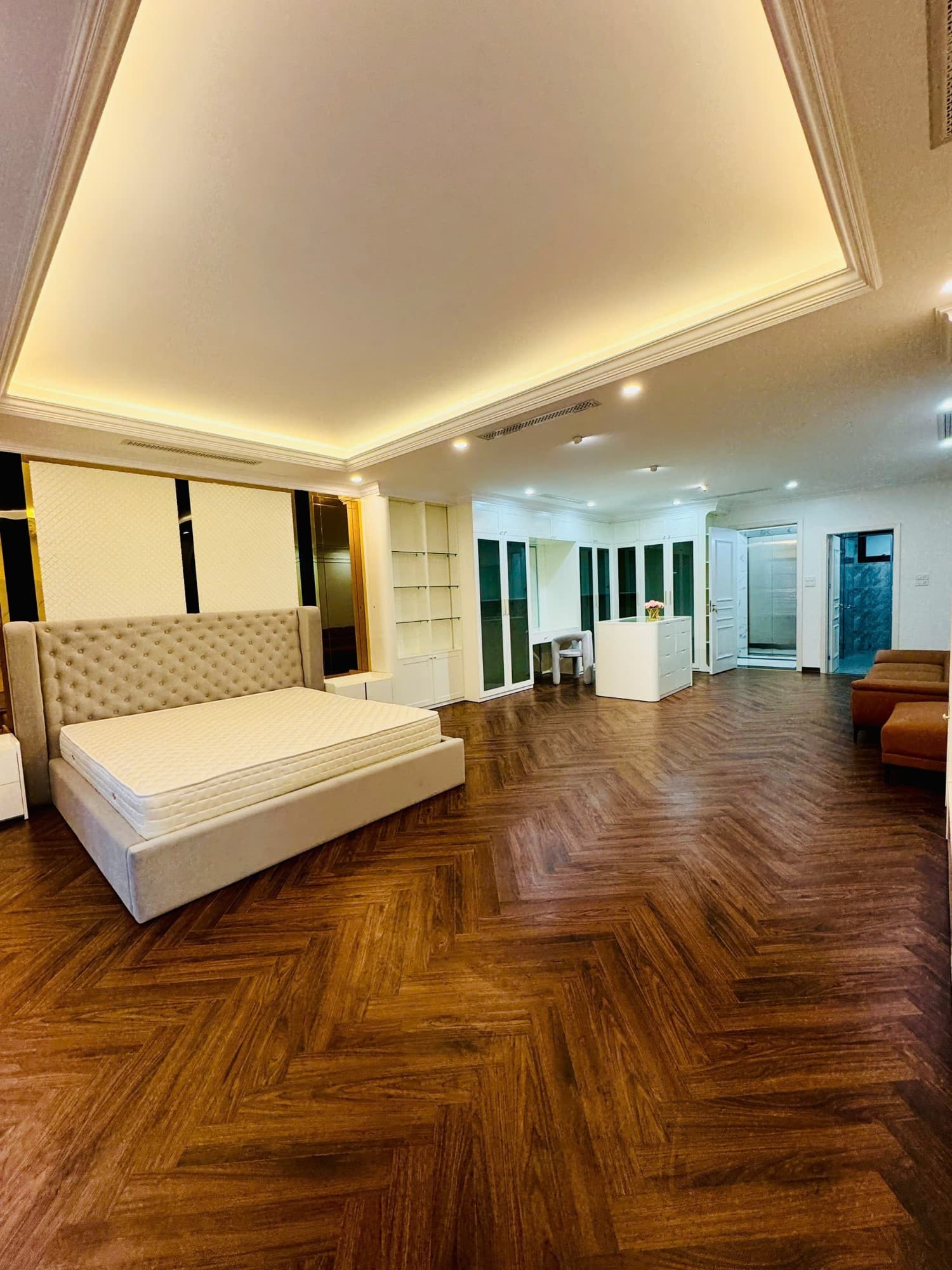 Nhà đất mặt phố, Hoàng Mai, Hà Nội - 74m² giá 29.5 tỷ