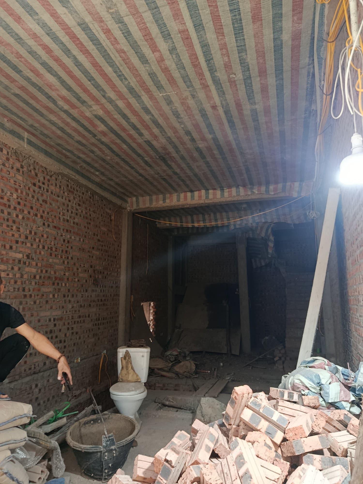 Nhà đất mặt phố, Long Biên, Hà Nội - 39.5m² giá 11.7 tỷ