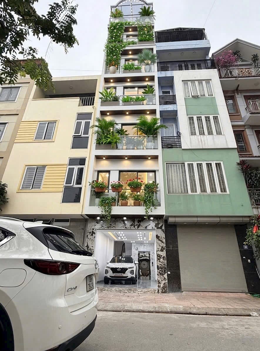 Nhà đất mặt phố, Long Biên, Hà Nội - 40m² giá 19.6 tỷ