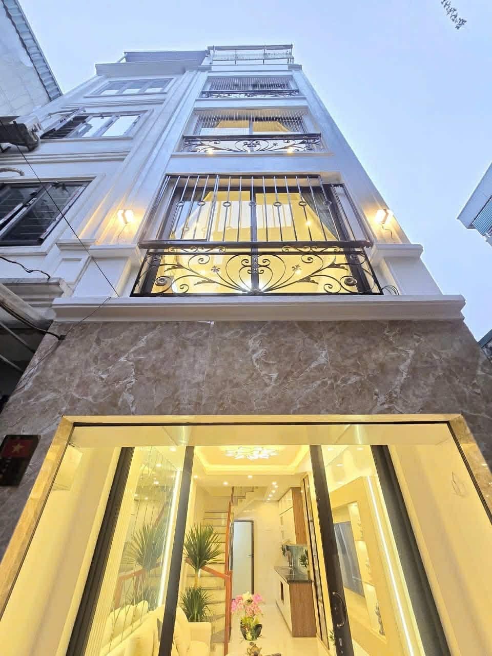 Nhà đất mặt phố, Hoàng Mai, Hà Nội - 30m² giá 7.9 tỷ
