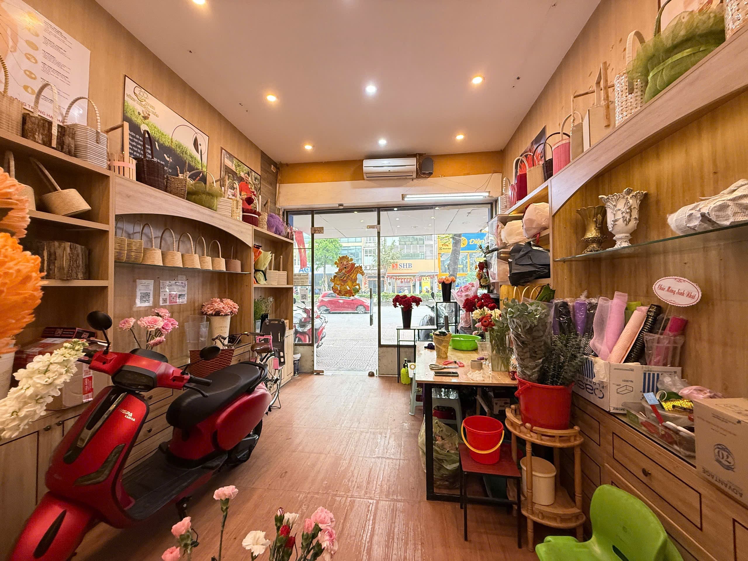 Nhà đất mặt phố, Long Biên, Hà Nội - 63m² giá 52.9 tỷ