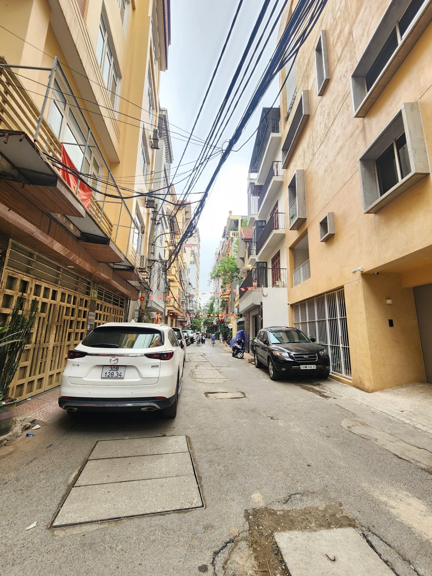 Nhà đất mặt phố, Tây Hồ, Hà Nội - 50m² giá 20.68 tỷ