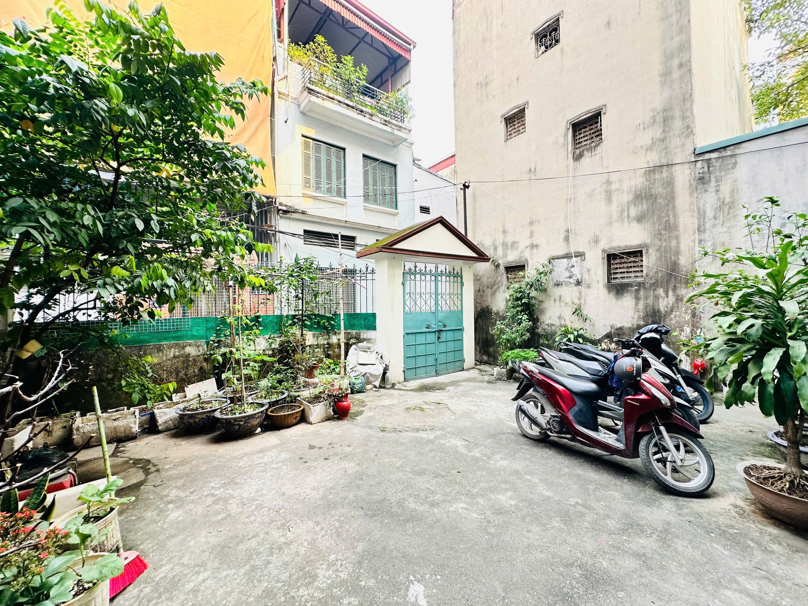 Nhà đất mặt phố, Nam Từ Liêm, Hà Nội - 194m² giá 35 tỷ