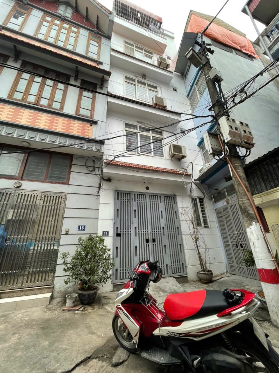 Nhà đất mặt phố, Hoàng Mai, Hà Nội - 40m² giá 9.7 tỷ