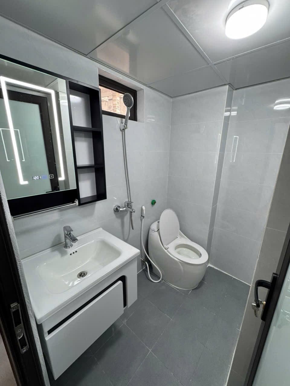 Nhà đất mặt phố, Cầu Giấy, Hà Nội - 34m² giá 10.9 tỷ