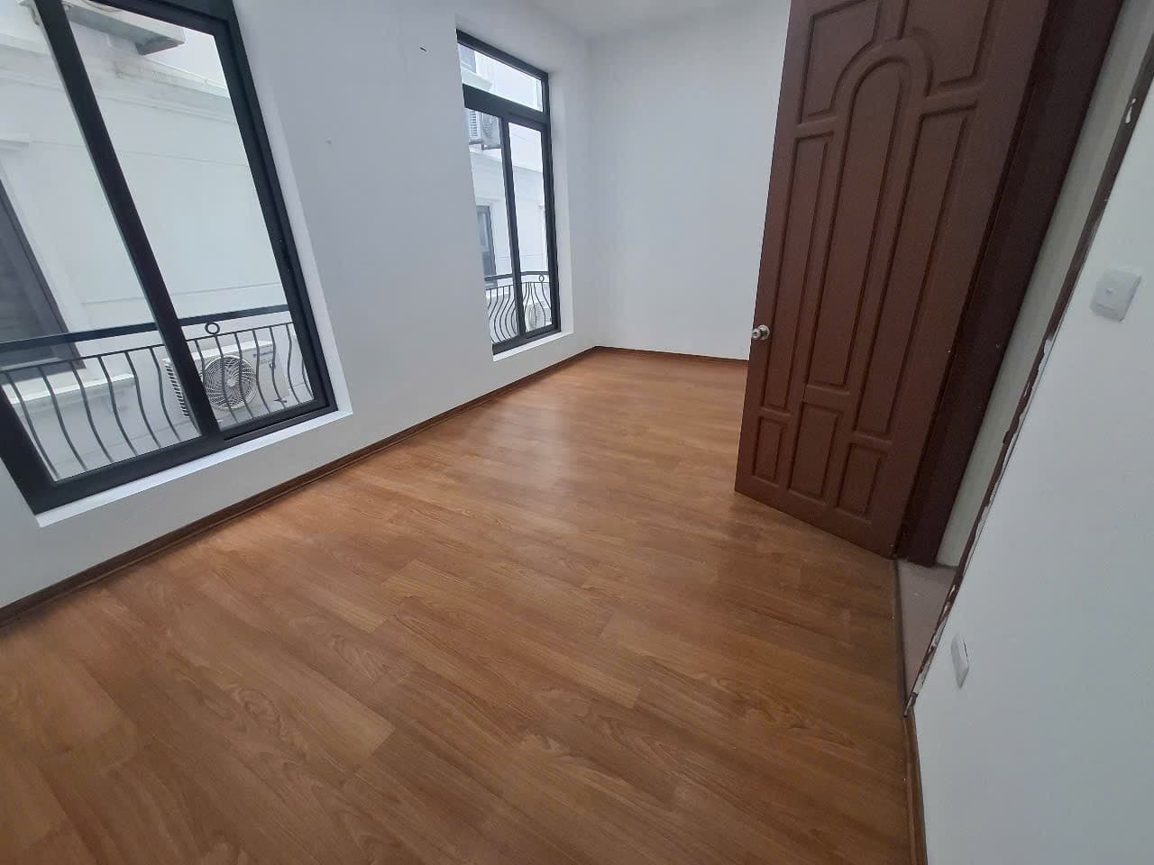 Nhà đất mặt phố, Tây Hồ, Hà Nội - 72m² giá 12.8 tỷ
