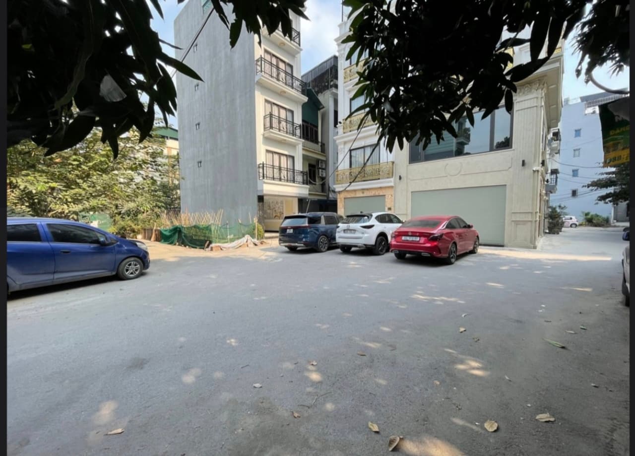 Nhà đất mặt phố, Long Biên, Hà Nội - 51m² giá 15.5 tỷ