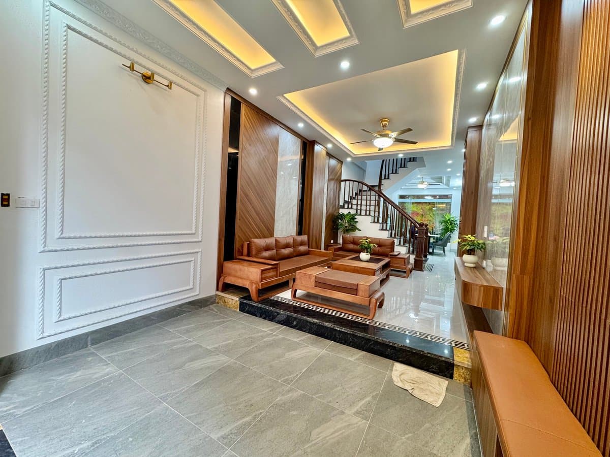 Nhà đất mặt phố, Long Biên, Hà Nội - 50.4m² giá 13.9 tỷ