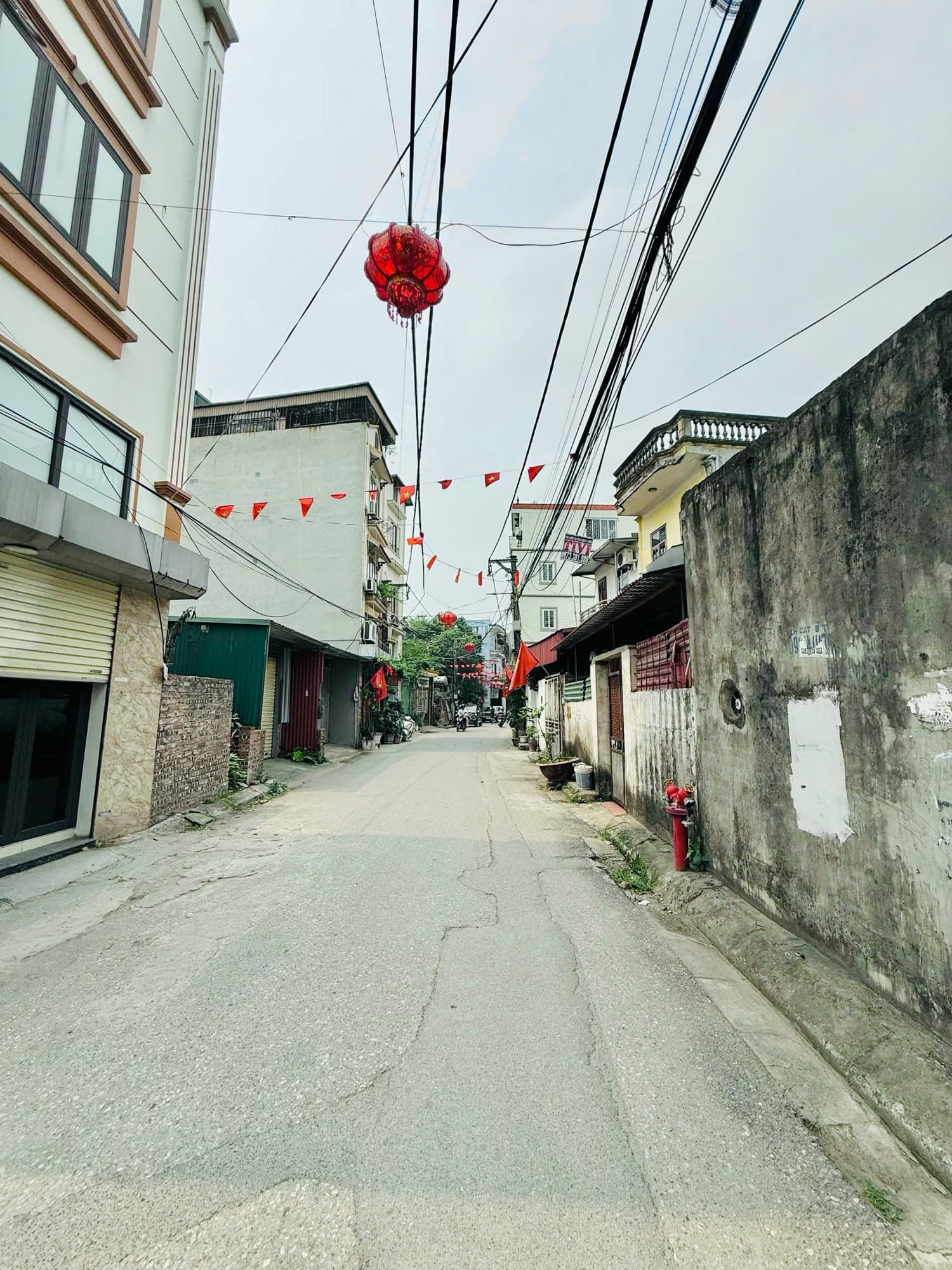 Nhà đất mặt phố, Long Biên, Hà Nội - 46.6m² giá 12.3 tỷ