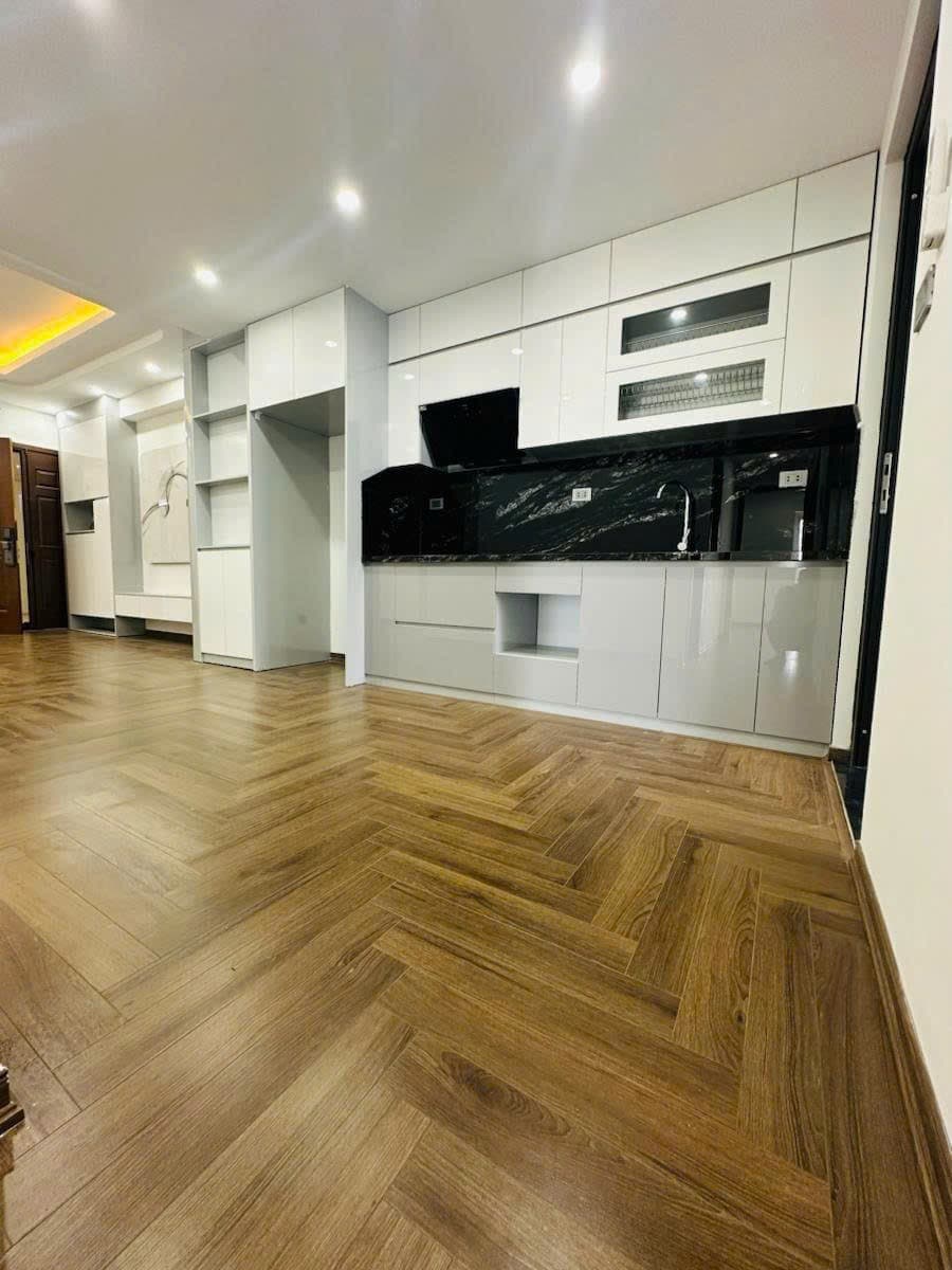 Căn hộ mặt phố Cầu Giấy, Hà Nội - 76m² giá 7.85 tỷ