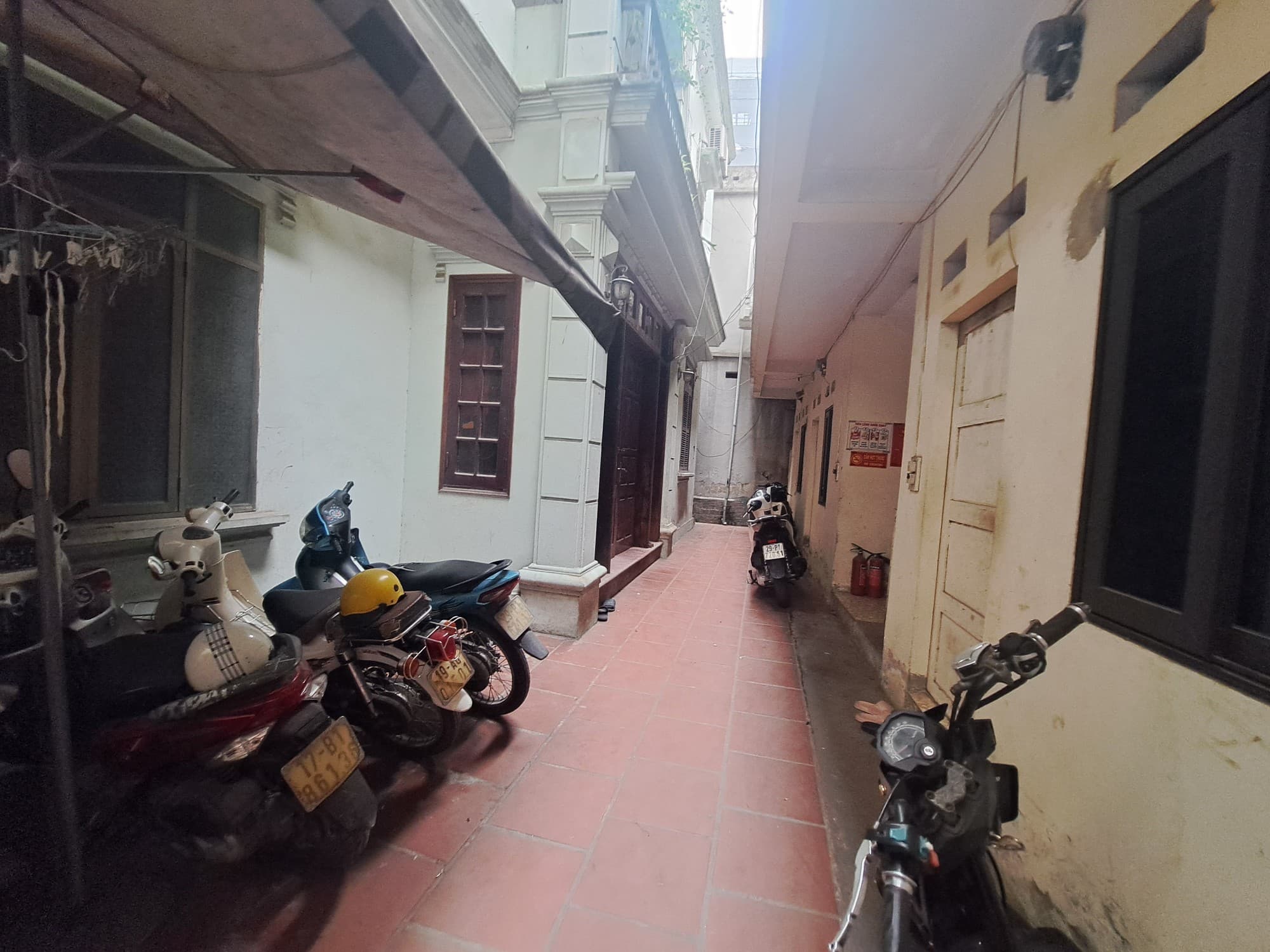Nhà đất mặt phố, Cầu Giấy, Hà Nội - 180m² giá 37 tỷ