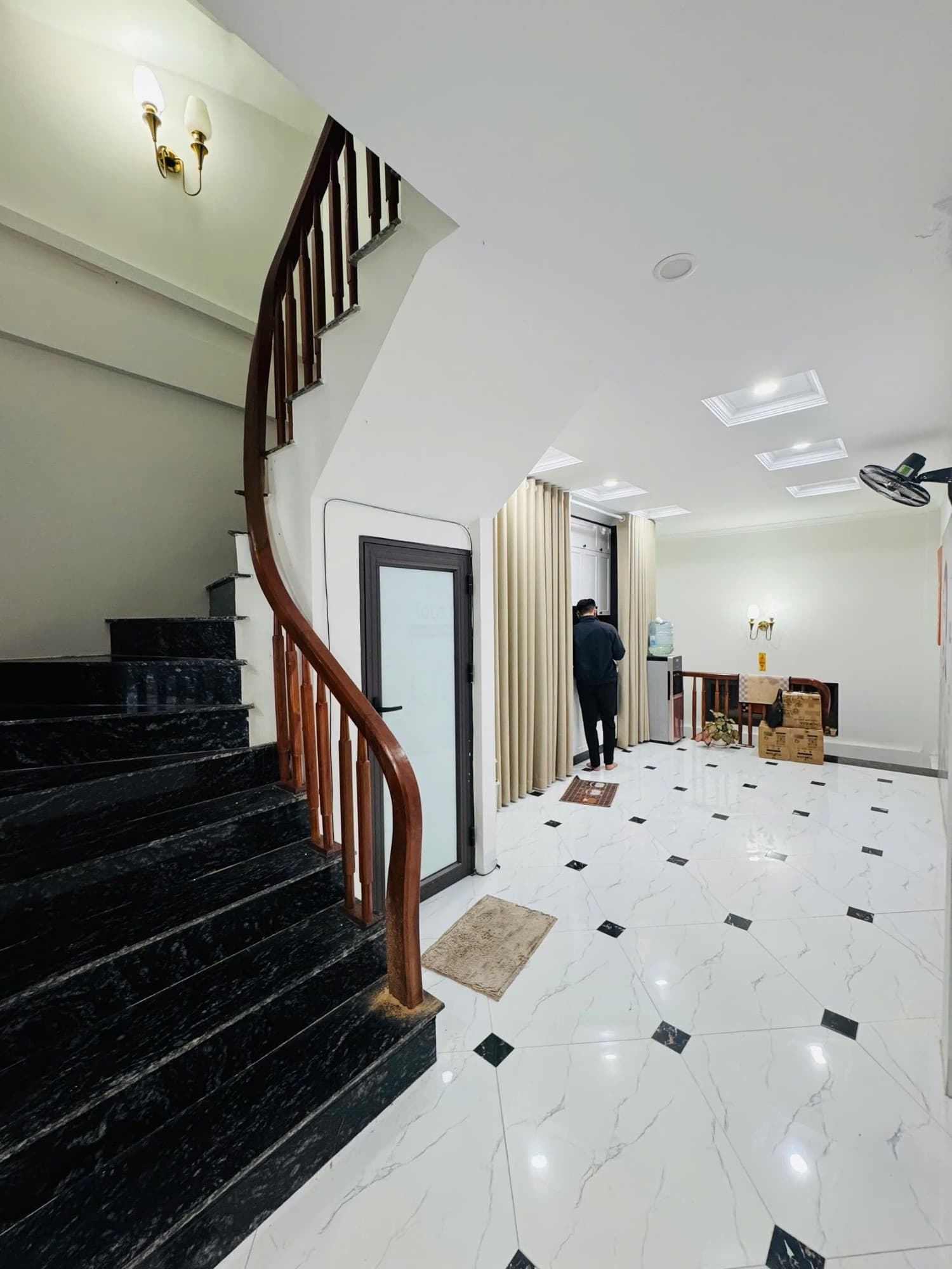 Nhà đất mặt phố, Hoàng Mai, Hà Nội - 48.2m² giá 15.69 tỷ