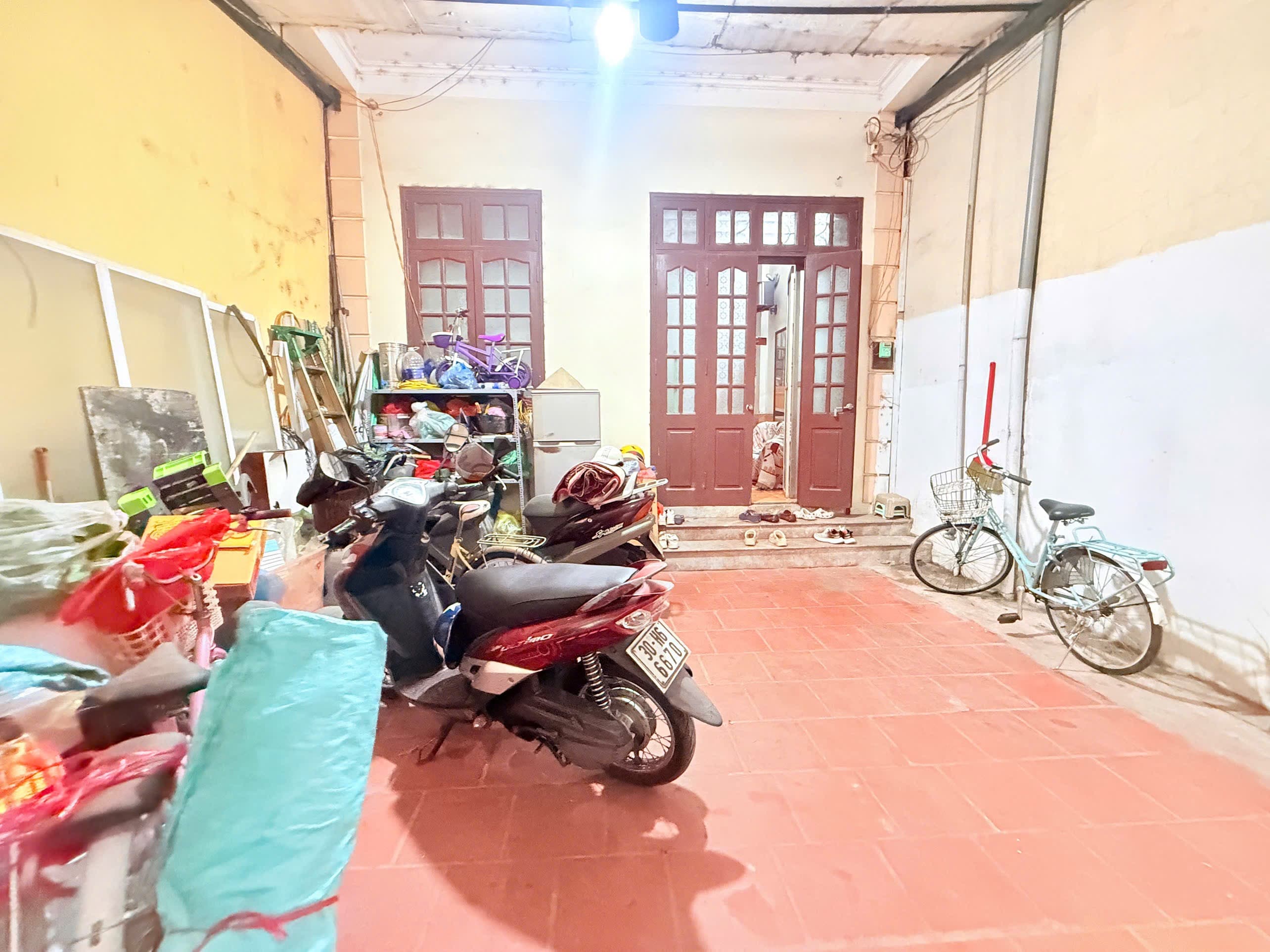 Nhà đất mặt phố, Tây Hồ, Hà Nội - 72m² giá 17 tỷ