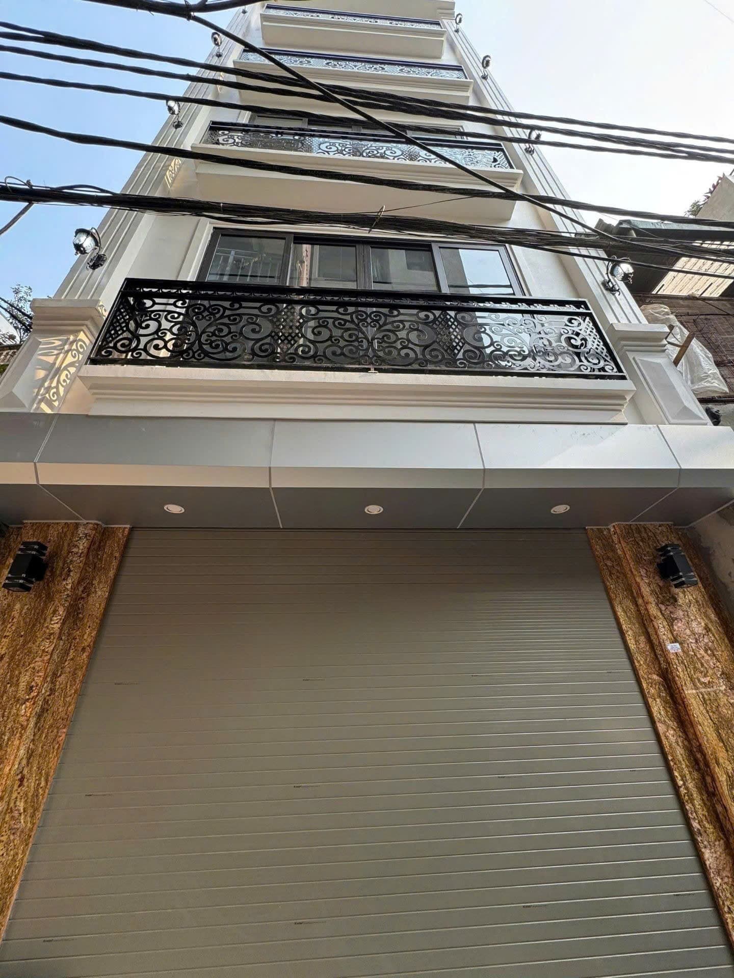 Nhà đất mặt phố, Hoàng Mai, Hà Nội - 40m² giá 11.8 tỷ