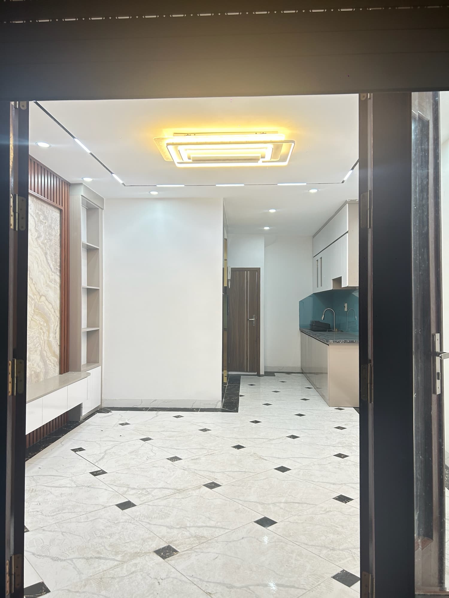 Nhà đất mặt phố, Đống Đa, Hà Nội - 31m² giá 13.6 tỷ