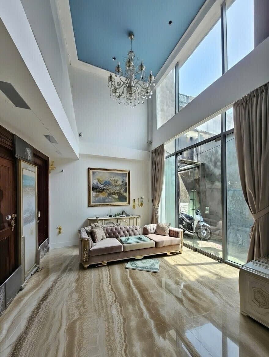 Nhà đất mặt phố, Long Biên, Hà Nội - 40m² giá 9.75 tỷ
