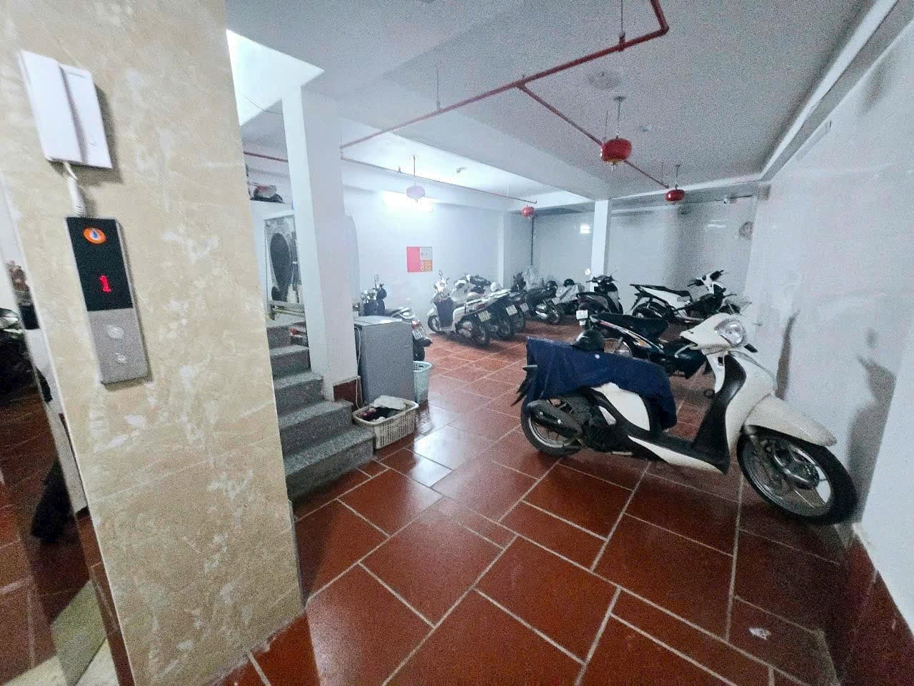 Nhà đất mặt phố, Hoàng Mai, Hà Nội - 99m² giá 22.8 tỷ