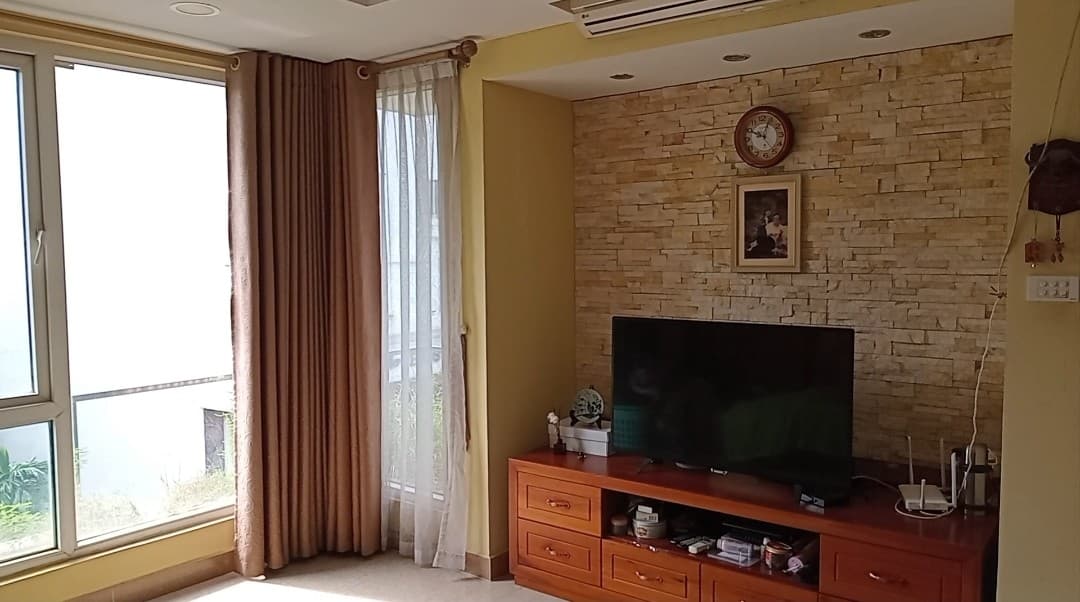 Nhà đất mặt phố, Long Biên, Hà Nội - 121m² giá 46 tỷ