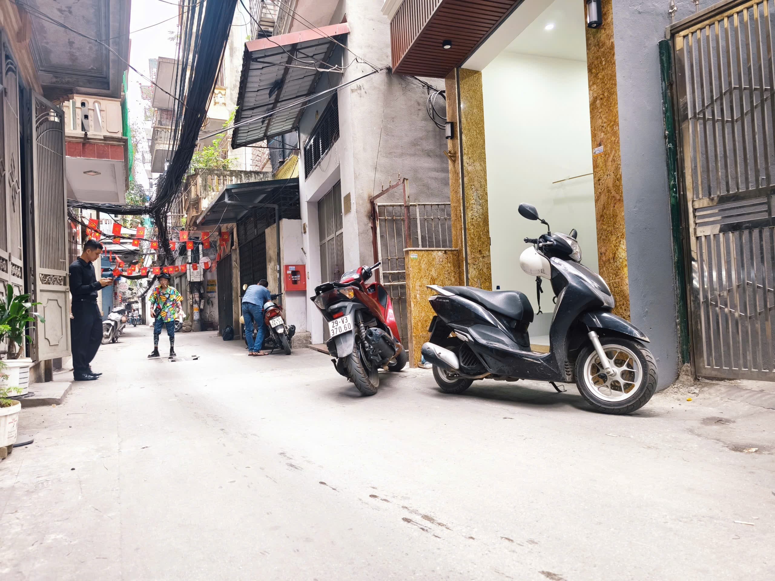 Nhà đất mặt phố, Hoàng Mai, Hà Nội - 32m² giá 14 tỷ