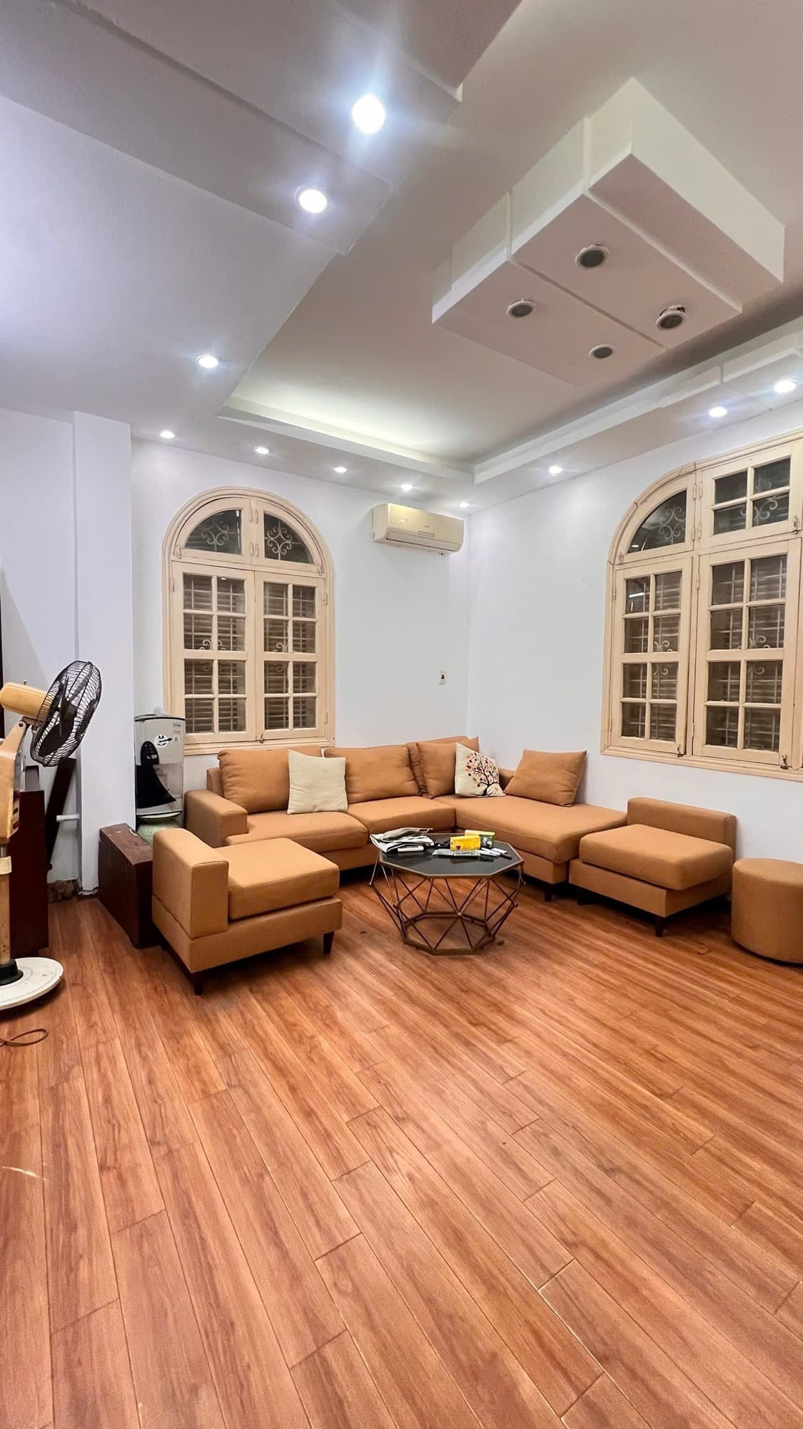 Nhà đất mặt phố, Hoàn Kiếm, Hà Nội - 67m² giá 68 tỷ