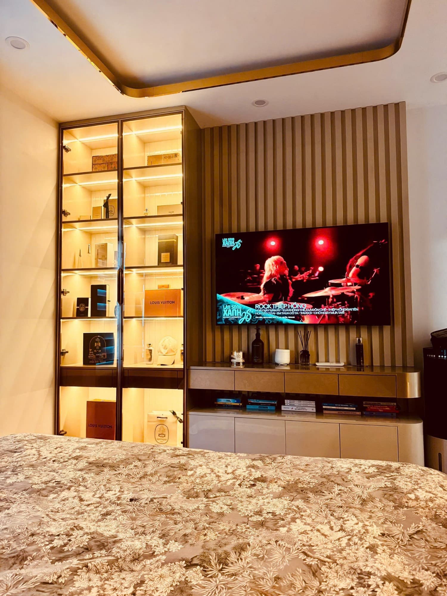 Căn hộ mặt phố, Cầu Giấy, Hà Nội - 98m² giá 11.5 tỷ