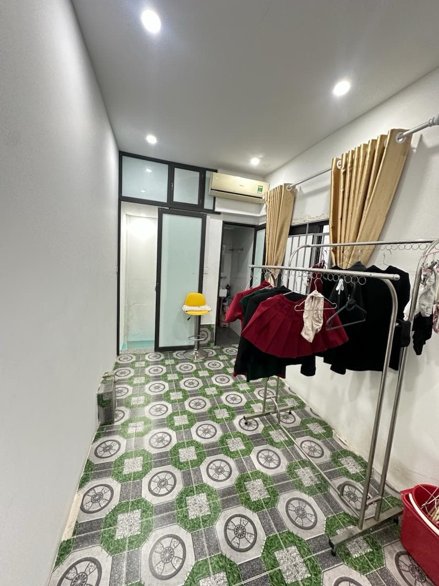 Nhà đất mặt phố, Hoàng Mai, Hà Nội - 26.6m² giá 9.8 tỷ