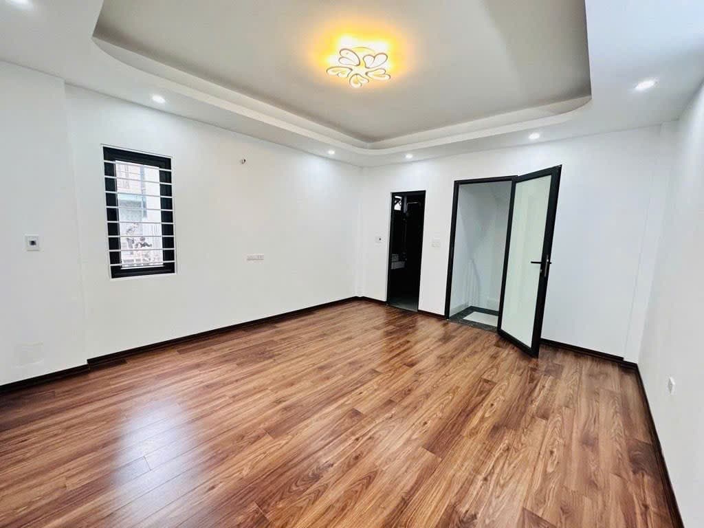 Nhà đất mặt phố, Long Biên, Hà Nội - 30m² giá 6.95 tỷ