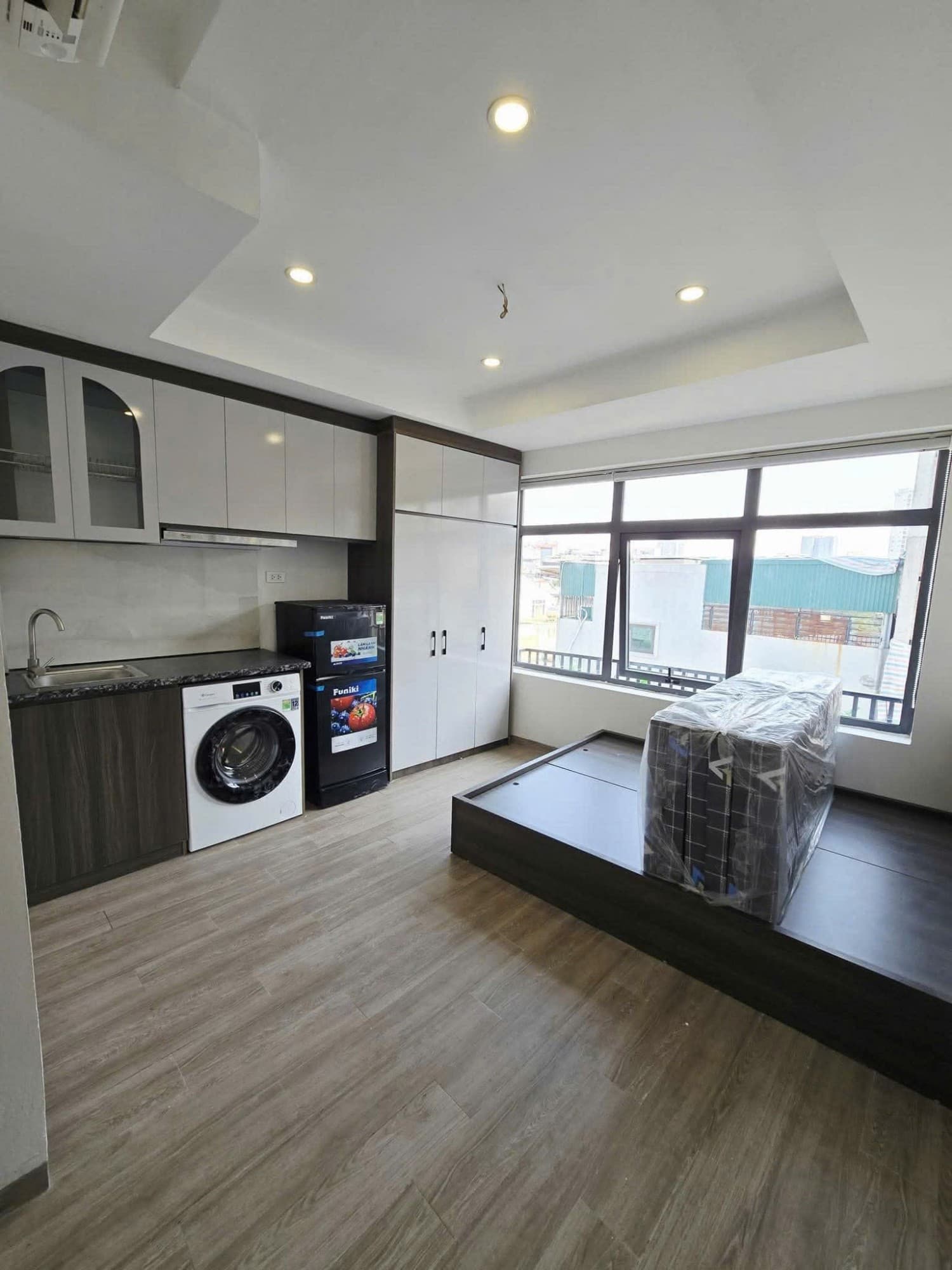 Nhà đất mặt phố, Cầu Giấy, Hà Nội - 92m² giá 27.2 tỷ