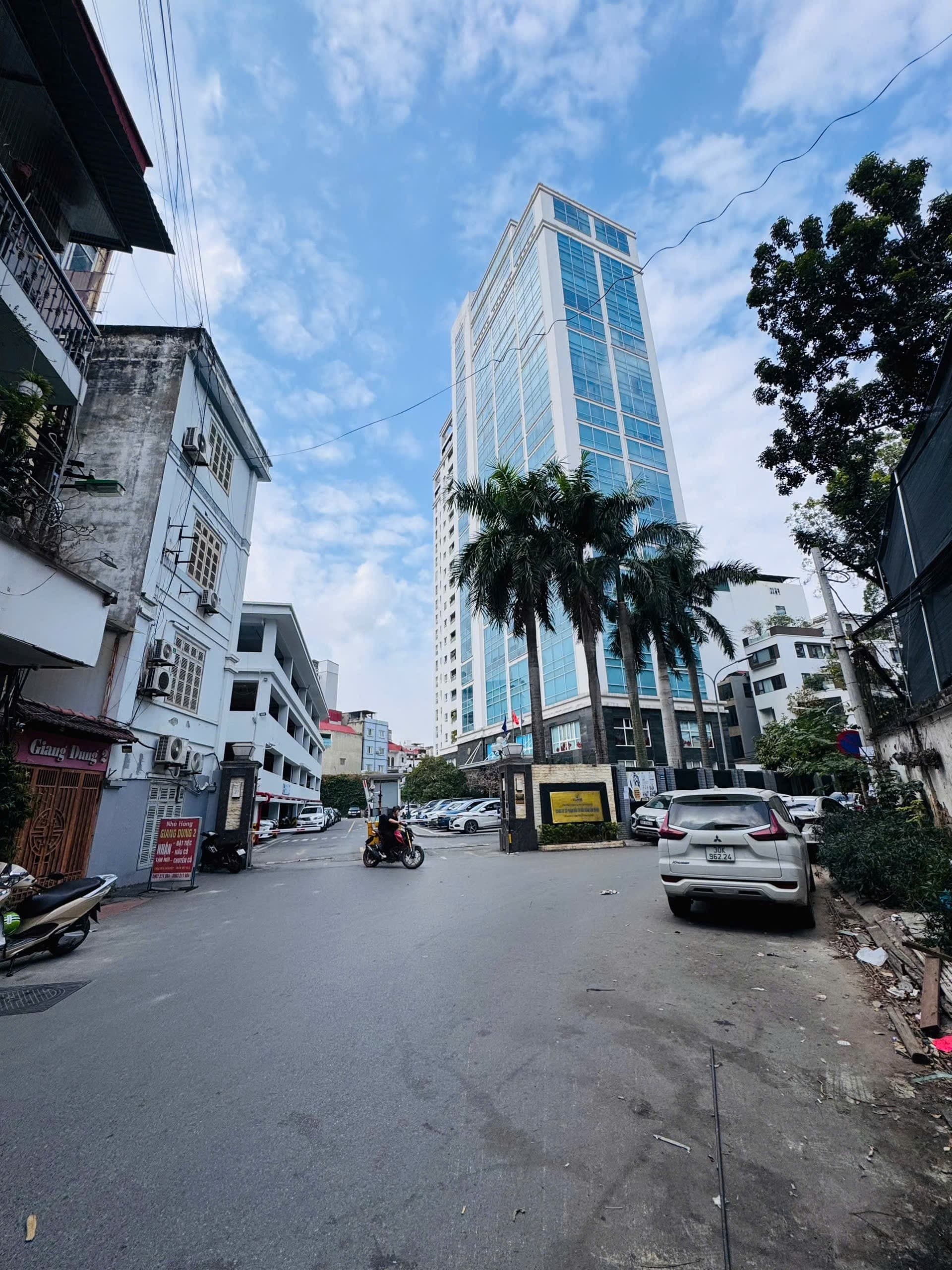 Nhà đất mặt phố, Đống Đa, Hà Nội - 52m² giá 22.5 tỷ