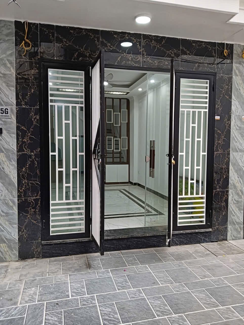 Nhà đất mặt phố, Hoàng Mai, Hà Nội - 30m² giá 7.5 tỷ