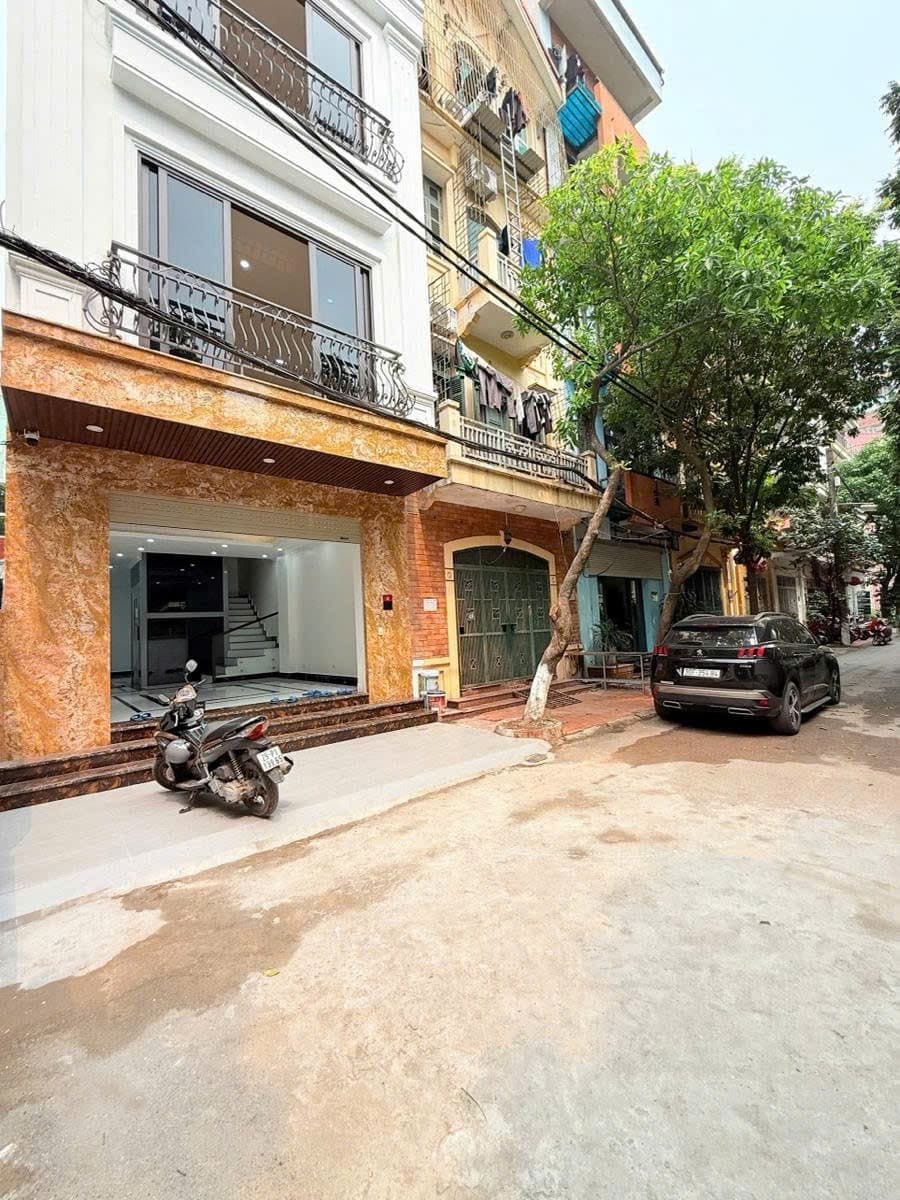 Nhà đất mặt phố, Cầu Giấy, Hà Nội - 64m² giá 28 tỷ