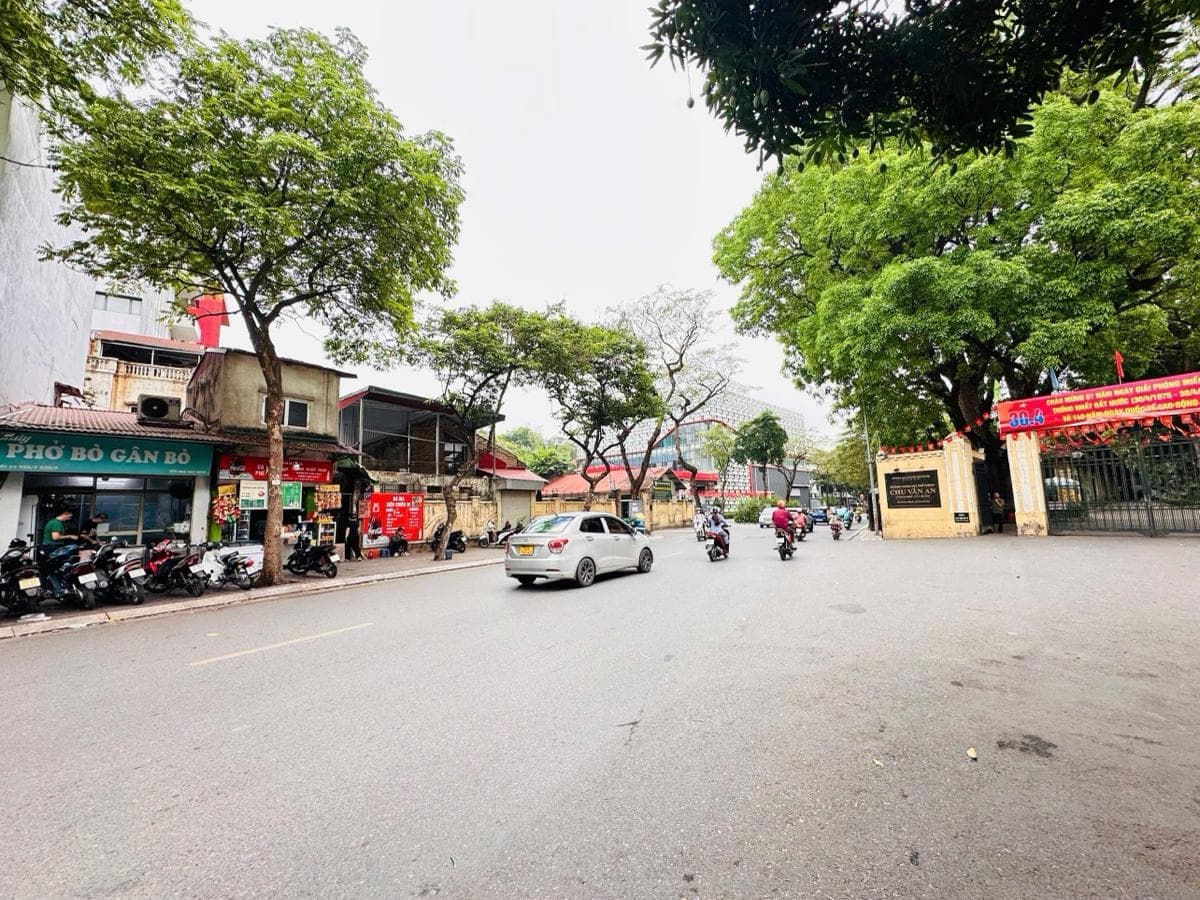 Nhà đất mặt phố, Tây Hồ, Hà Nội - 44m² giá 24 tỷ