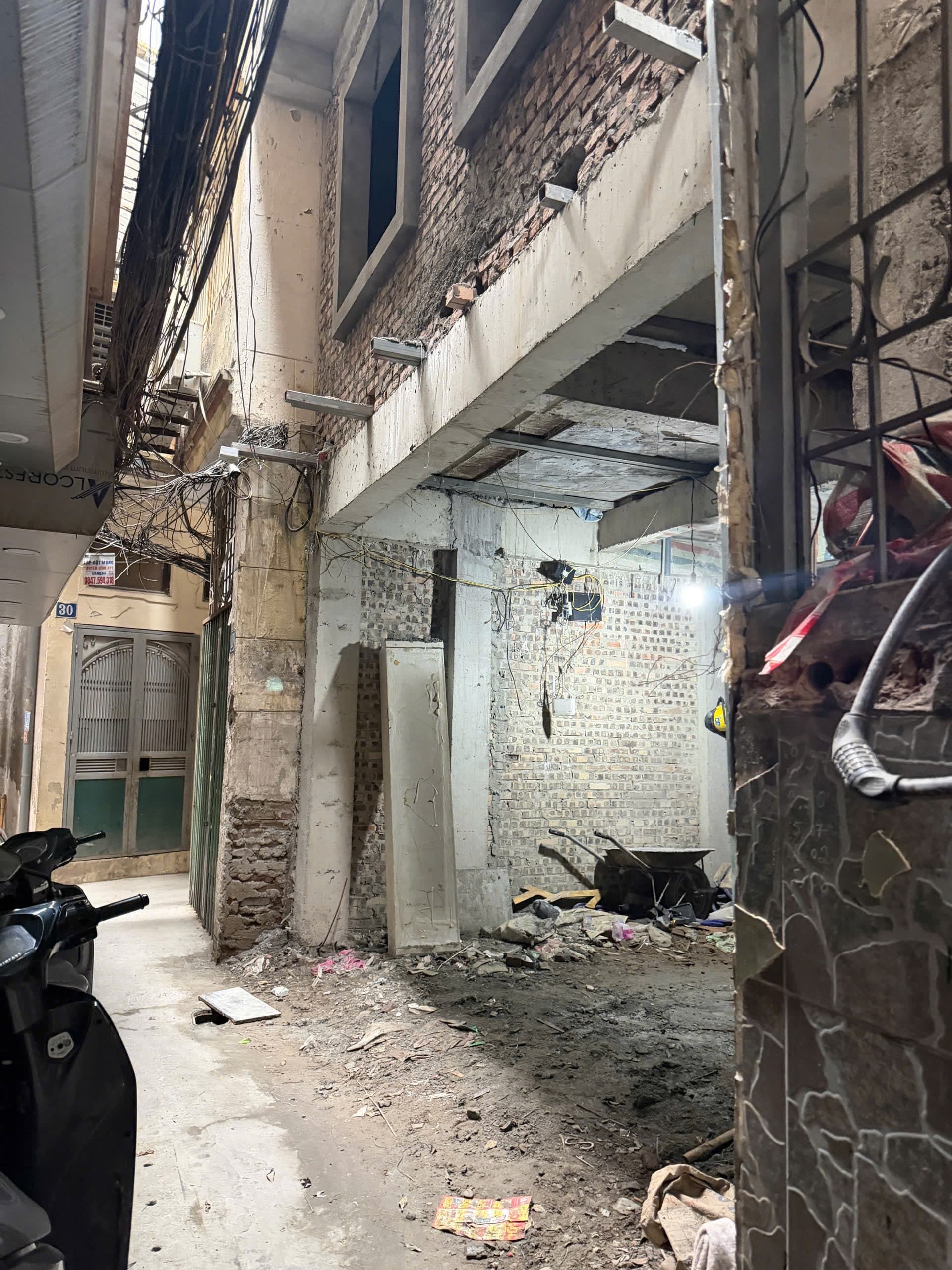 Nhà đất mặt phố, Đống Đa, Hà Nội - 50m² giá 15.2 tỷ