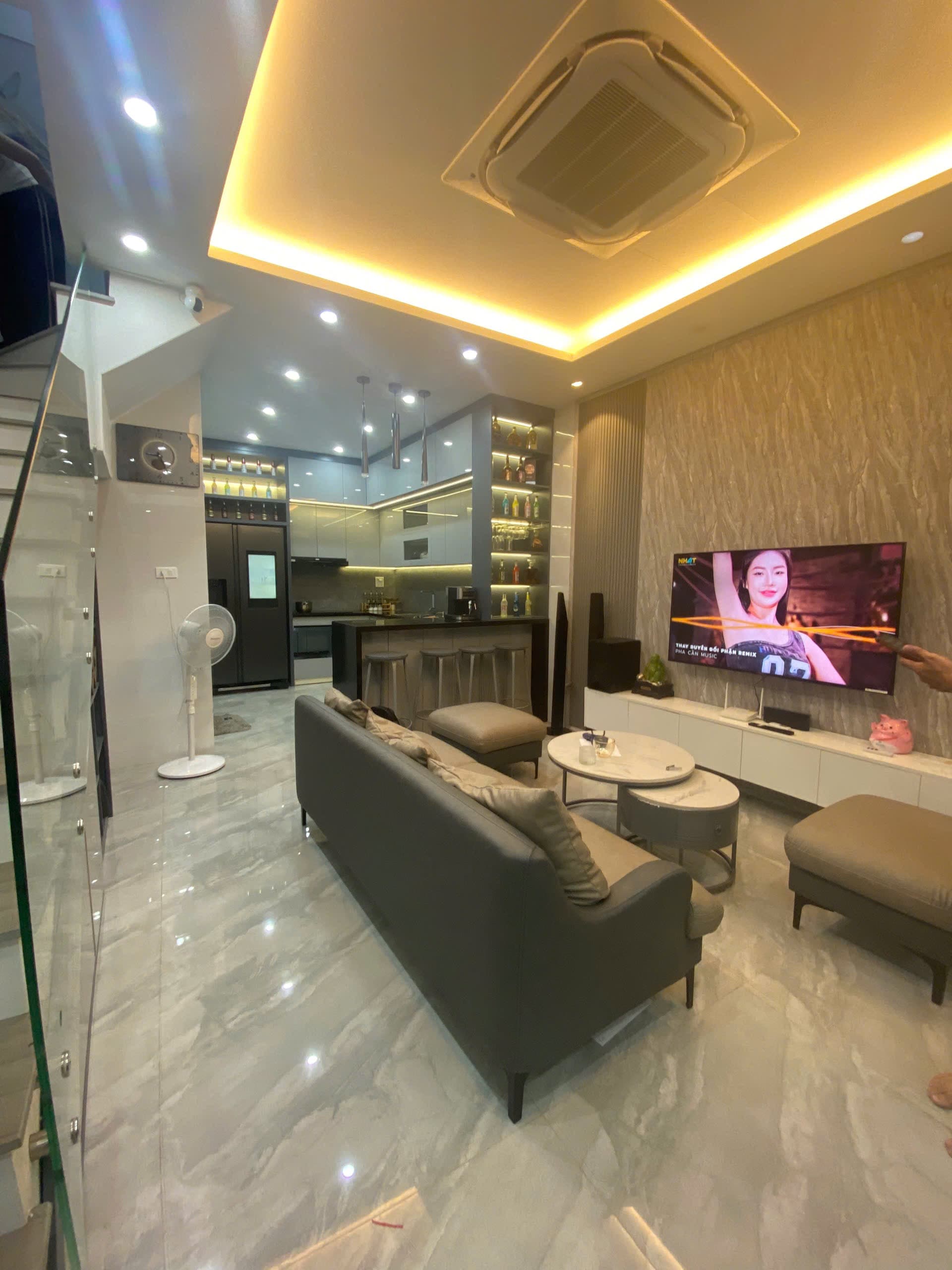 Nhà đất mặt phố, Tây Hồ, Hà Nội - 43m² giá 3.85 tỷ
