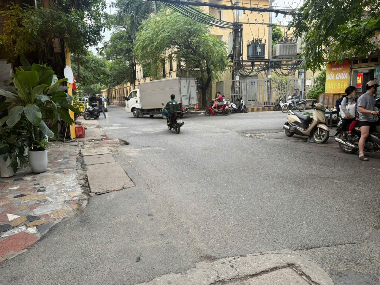 Nhà đất mặt phố, Hoàng Mai, Hà Nội - 78.1m² giá 17.5 tỷ