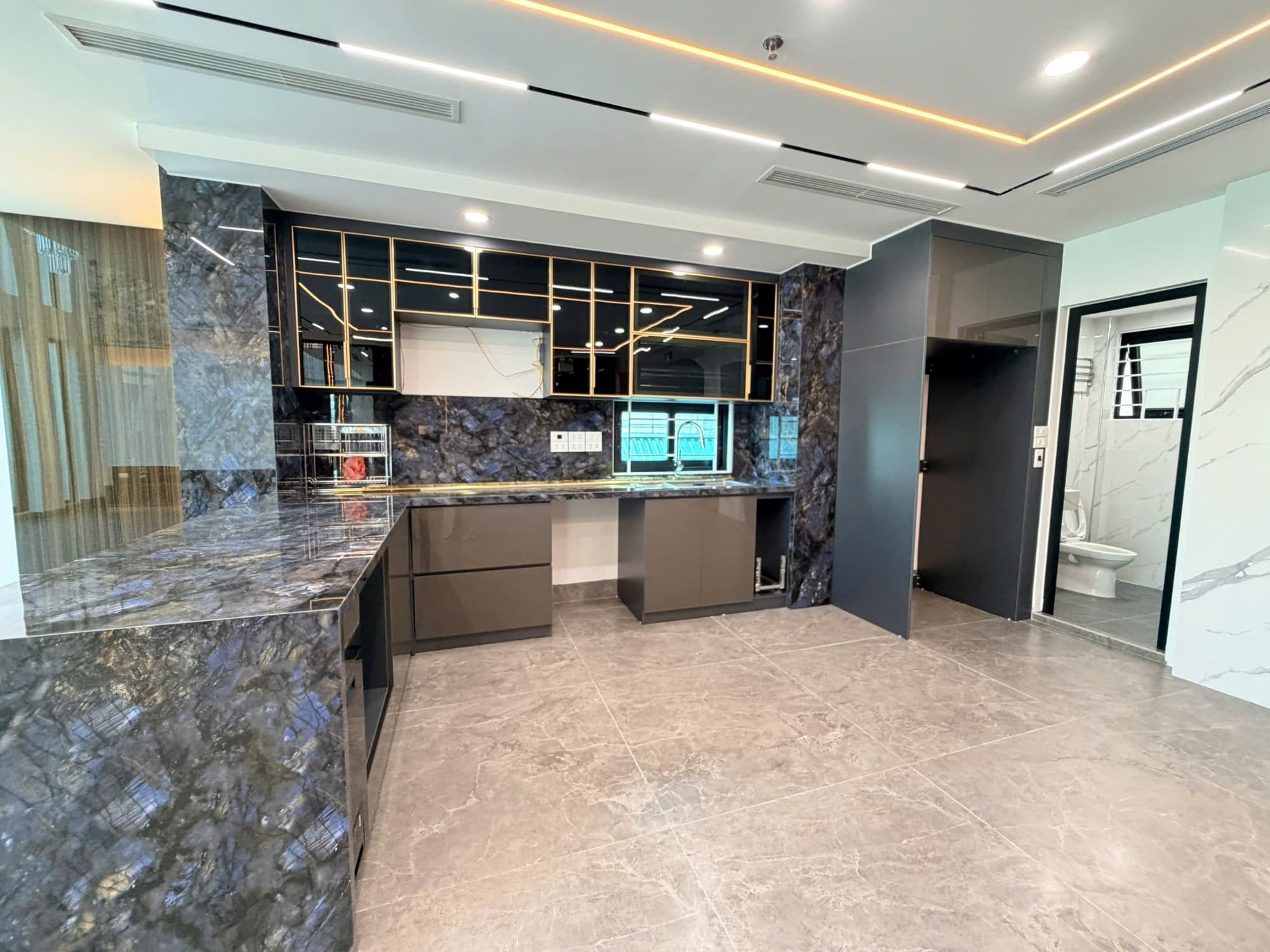 Nhà đất mặt phố, Hoàng Mai, Hà Nội - 84m² giá 32 tỷ