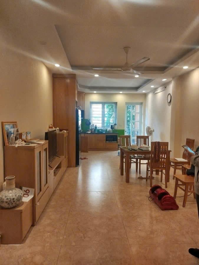 Nhà đất mặt phố, Cầu Giấy, Hà Nội - 110.2m² giá 33 tỷ