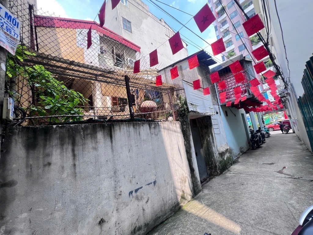 Nhà đất mặt phố, Long Biên, Hà Nội - 206m² giá 83 tỷ